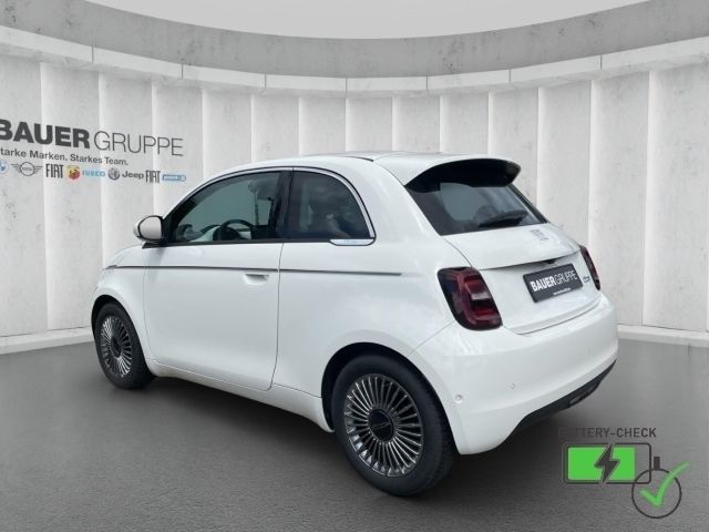 Gebraucht Fiat 500e Basis 86 kW (118 PS) 2023 Arktis weiß) (weiss Kleinwagen