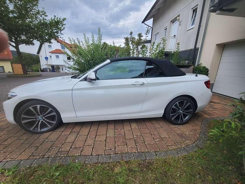 Weiß Gebraucht 2020 BMW 220 Advantage Cabrio | 19.300 € (Guter Preis) - Bild 1/3
