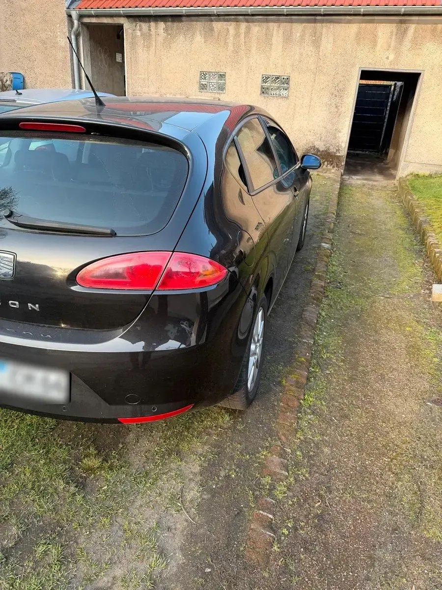 Usata Seat Leon 125 CV (91 kW) 2008 Nero Utilitaria