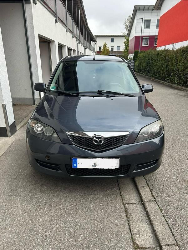 Grau Gebraucht 2006 Mazda 2 Kleinwagen | 3.000 € - Bild 1/4