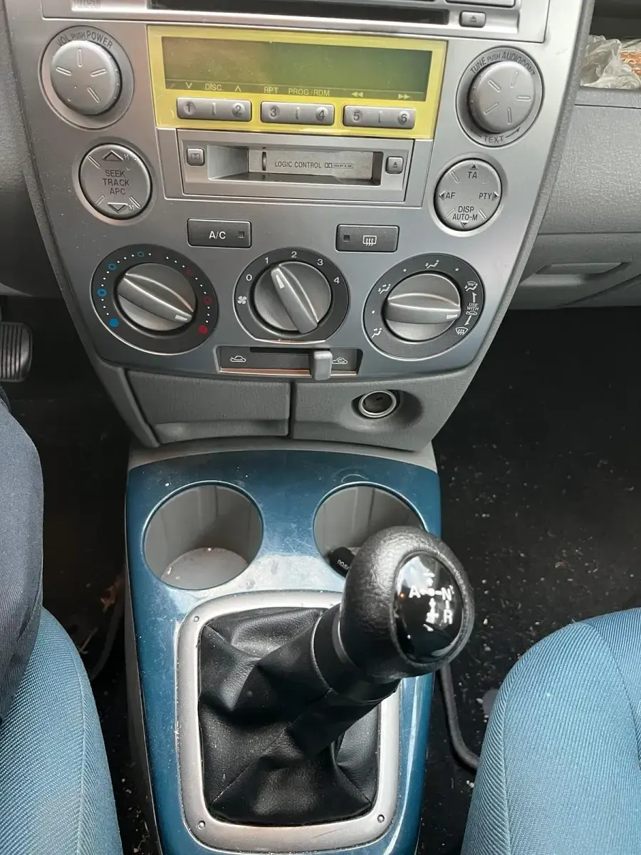 Używany Mazda 2 82 KM (60 kW) 2004 Srebrny Hatchback