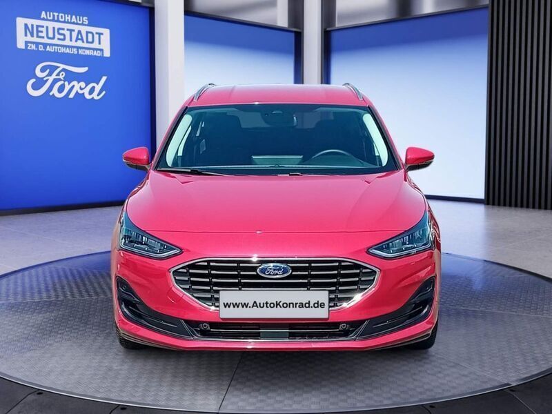 Gebraucht Ford Focus Titanium 155 PS (114 kW) 2024 Fantasticrot metallic Kombi