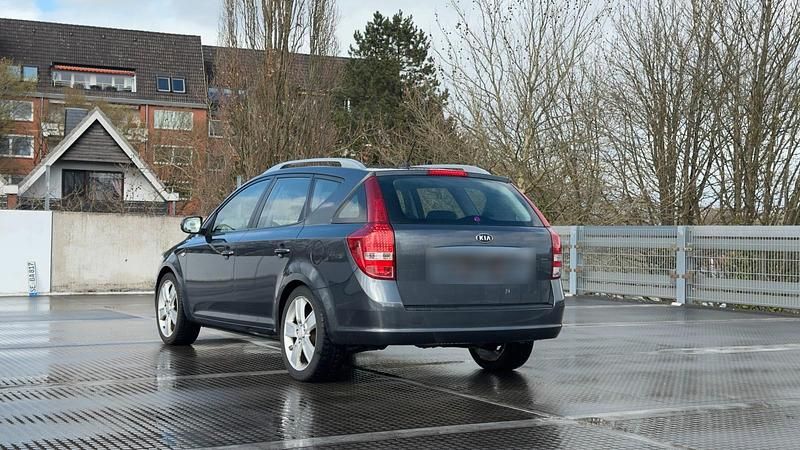 Second-hand Kia Ceed 90 CP (66 kW) 2011 Gri Hatchback