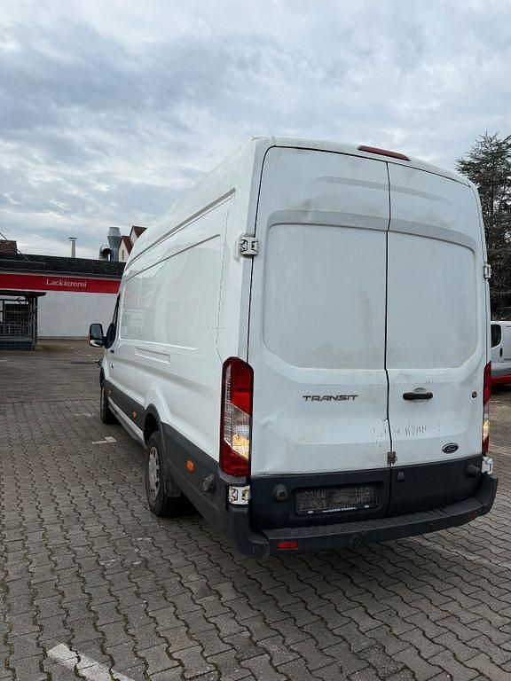 Gebraucht Ford Transit Trend 170 PS (125 kW) 2019 Weiß Limousine