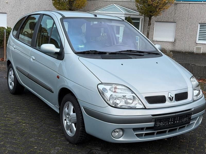 Gebraucht Renault Scénic 107 PS (78 kW) 2002 Silber Van / Kleinbus