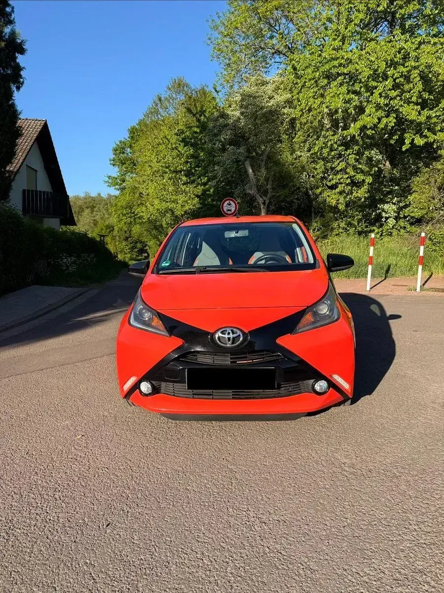 Gebraucht Toyota Aygo X-cite 69 PS (50 kW) 2015 Orange Kleinwagen