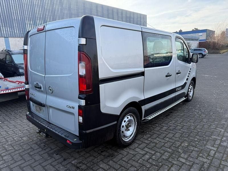 Gebraucht Opel Vivaro 120 PS (88 kW) 2018 Grau Van / Kleinbus
