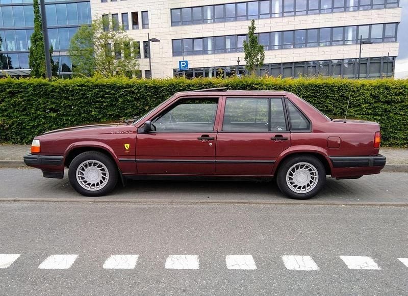 Gebraucht Volvo 940 131 PS (96 kW) 1992 Rot Limousine