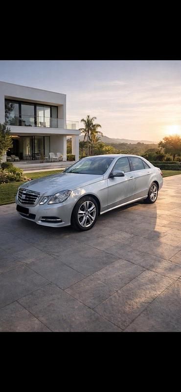 Gebraucht Mercedes E350 265 PS (194 kW) 2012 Silber Limousine