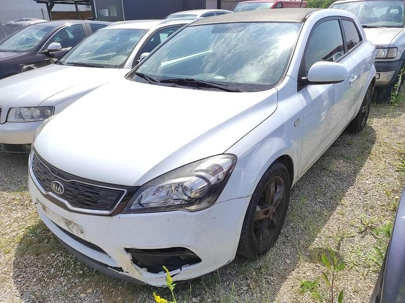 Gebraucht Kia Ceed Edition 7 90 PS (66 kW) 2011 Carraraweiss Kleinwagen