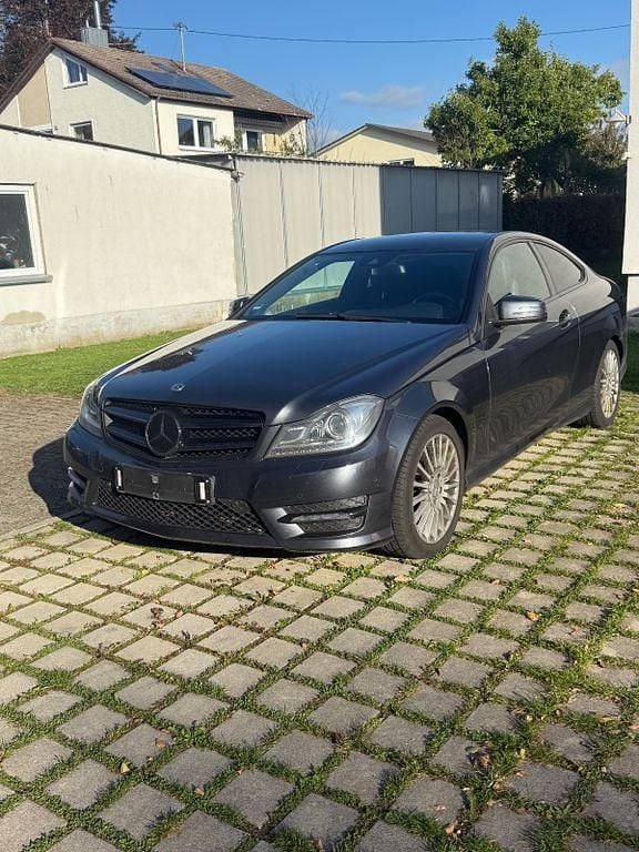 Grau Gebraucht 2012 Mercedes C250 AMG Coupé | 11.800 € (Guter Preis) - Bild 1/4