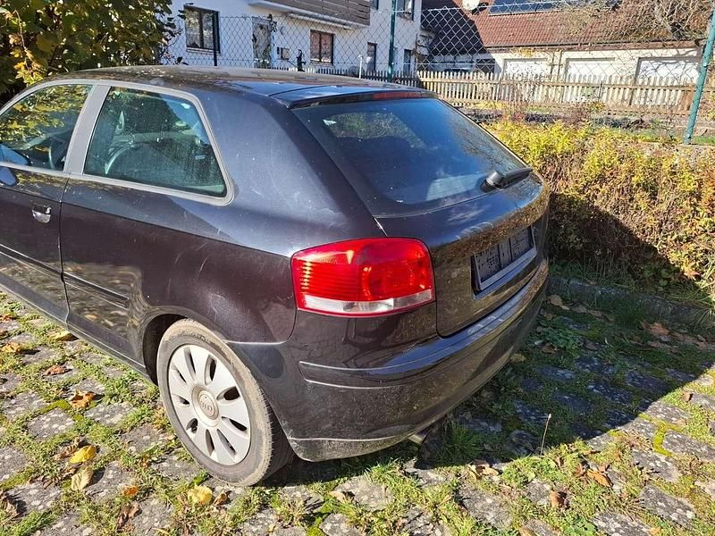 Schwarz Gebraucht 2006 Audi A3 Ambiente Limousine | 2.500 € (Fairer Preis) - Bild 1/4
