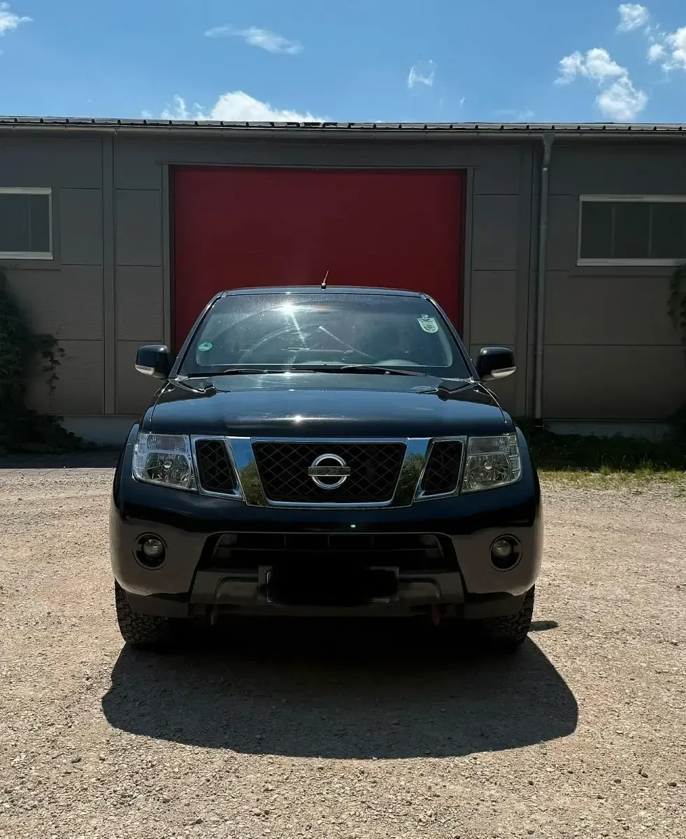 Gebraucht Nissan Navara 190 PS (139 kW) 2013 Schwarz Pickup