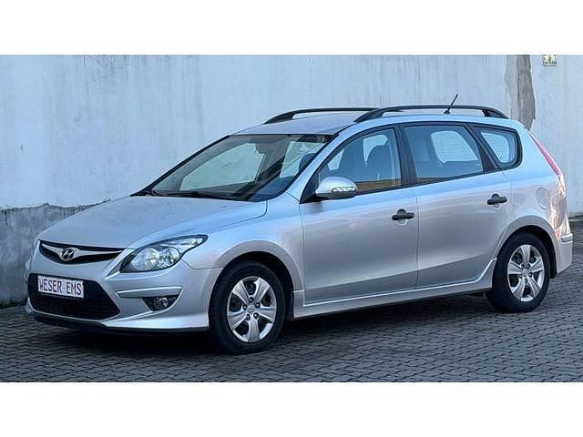 Gebraucht Hyundai i30 Edition 90 PS (66 kW) 2012 Silber Kombi