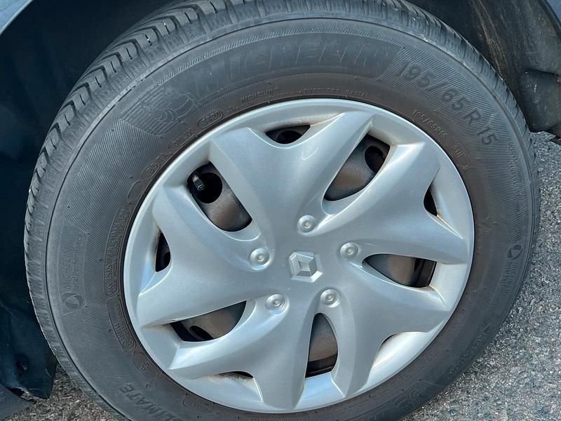 Gebraucht Renault Mégane 110 PS (80 kW) 2015 Grau Limousine