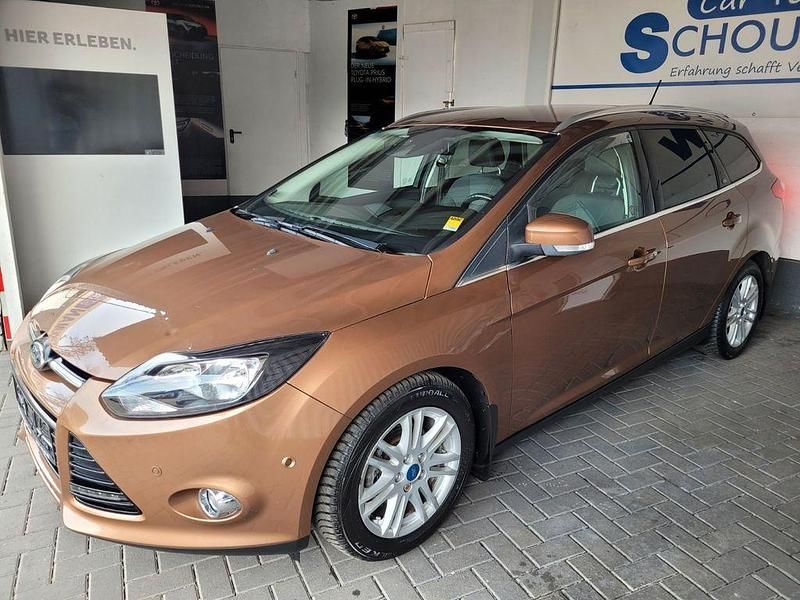 Gebraucht Ford Focus Titanium 125 PS (91 kW) 2014 Braun Limousine