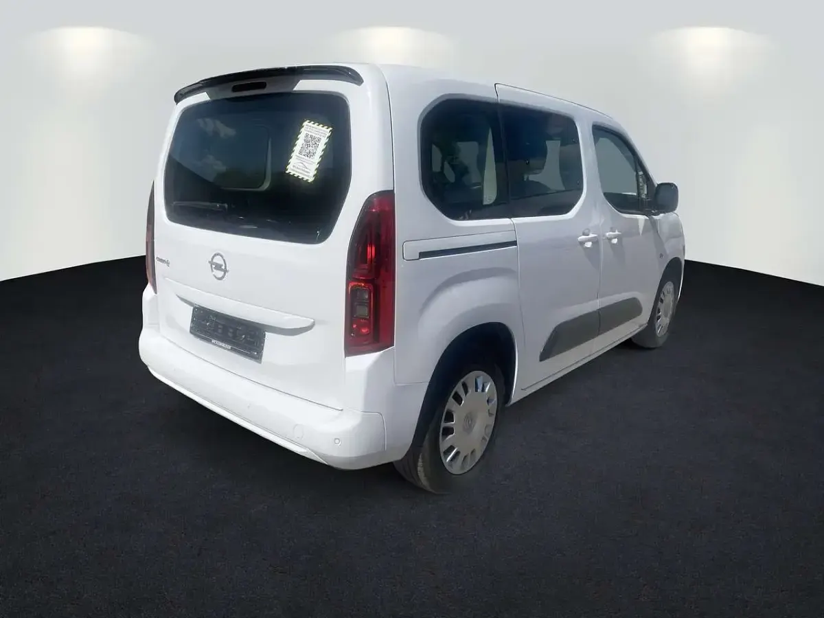 Używany Opel Combo-e Life Edition 100 kW (136 KM) 2023 Biały Minivan