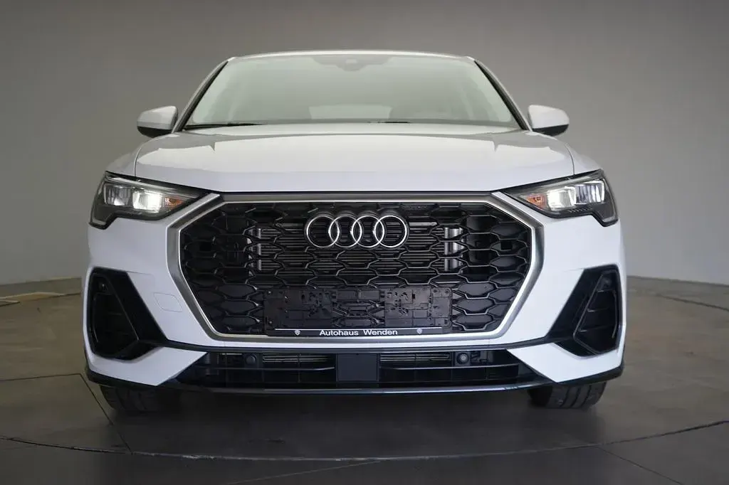 Gebraucht Audi Q3 Sportback Performance 150 PS (110 kW) 2024 Arkona white SUV