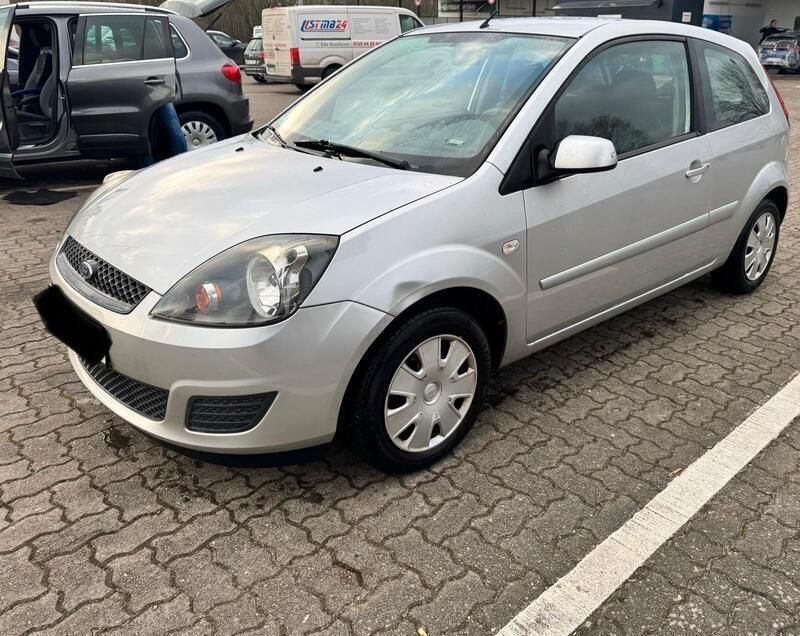 Silber Gebraucht 2007 Ford Fiesta Kleinwagen | 800 € - Bild 1/4