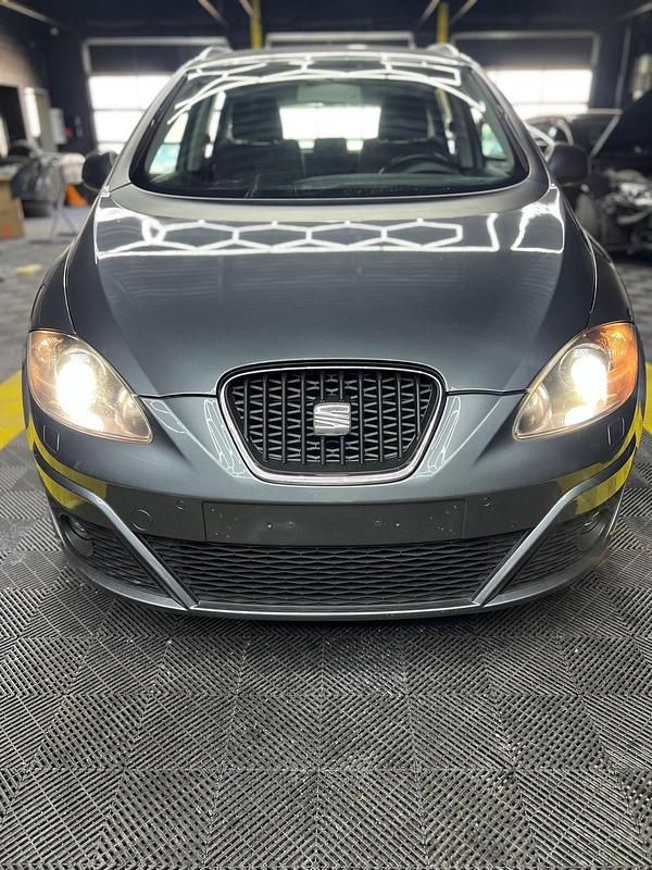 Gebraucht Seat Altea XL 105 PS (77 kW) 2013 Grau Van / Kleinbus