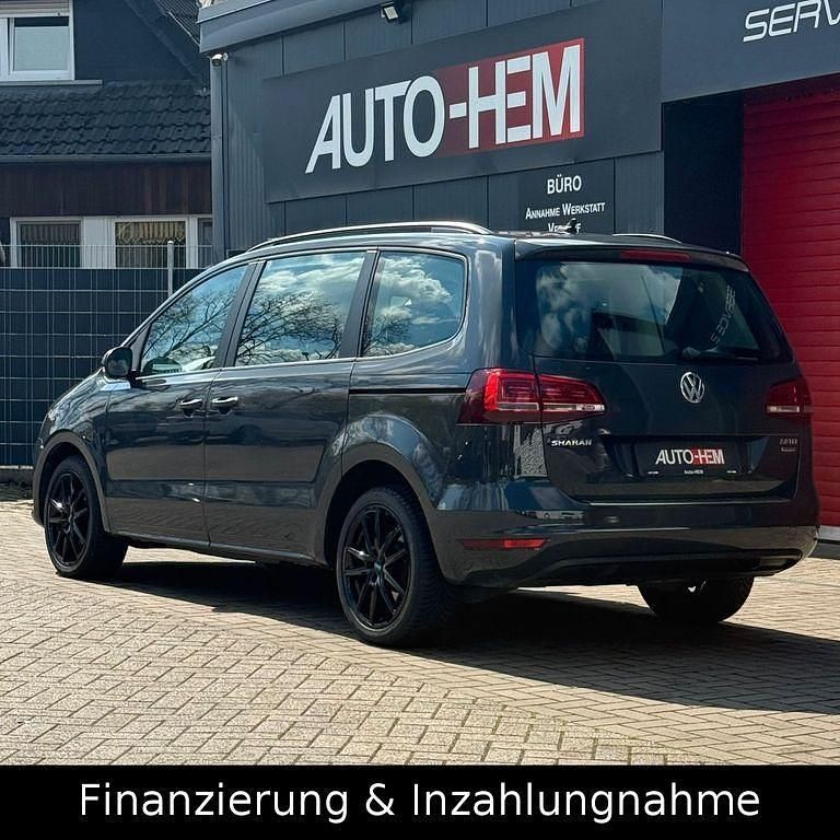Second-hand VW Sharan 116 CP (85 kW) 2016 Gri Monovolum