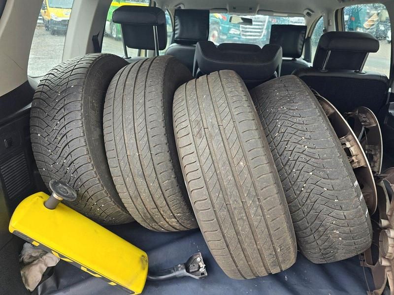 Gebraucht VW Touran 110 PS (80 kW) 2018 Beige Van / Kleinbus