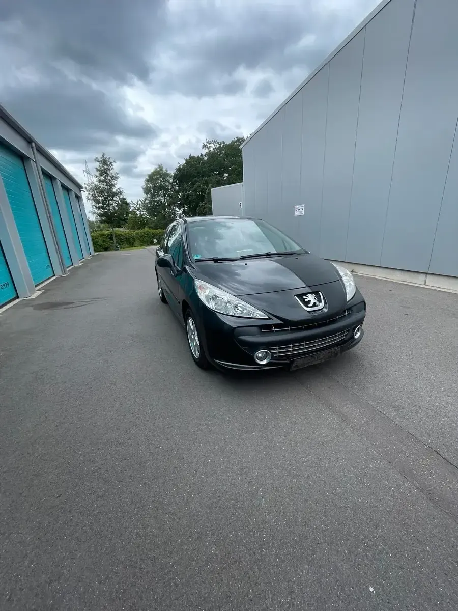 Gebraucht Peugeot 207 90 PS (66 kW) 2008 Schwarz Coupé