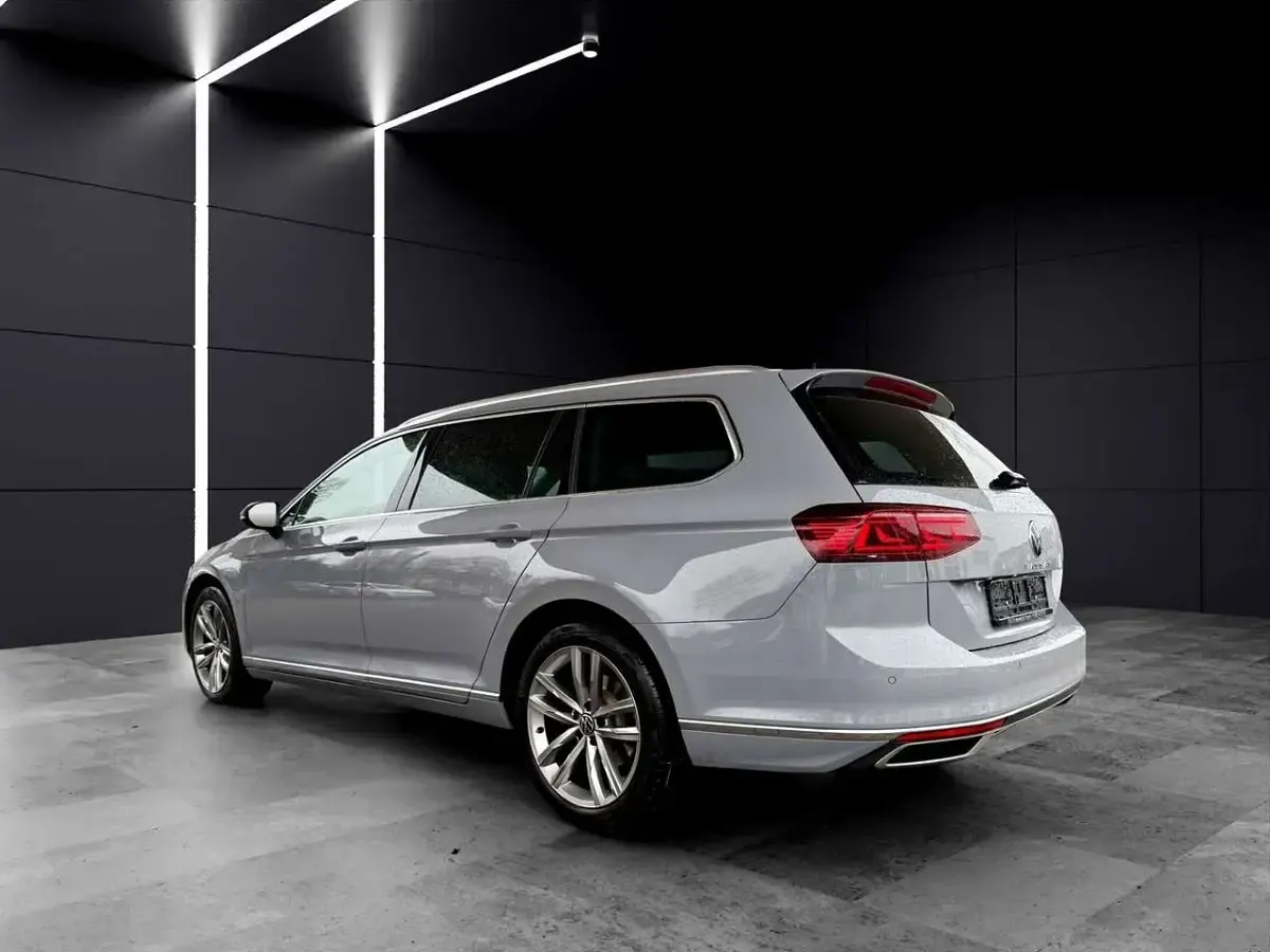 Używany VW Passat Elegance 150 KM (110 kW) 2022 Szary Kombi