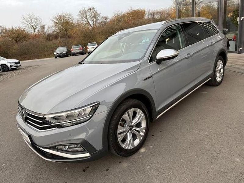 Andere Gebraucht 2022 VW Passat Limousine | 30.980 € (Etwas zu teuer) - Bild 1/4