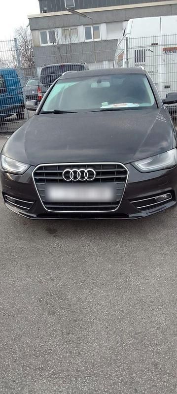Schwarz Gebraucht 2014 Audi A4 Business Kombi | 4.900 € (Superpreis) - Bild 1/4