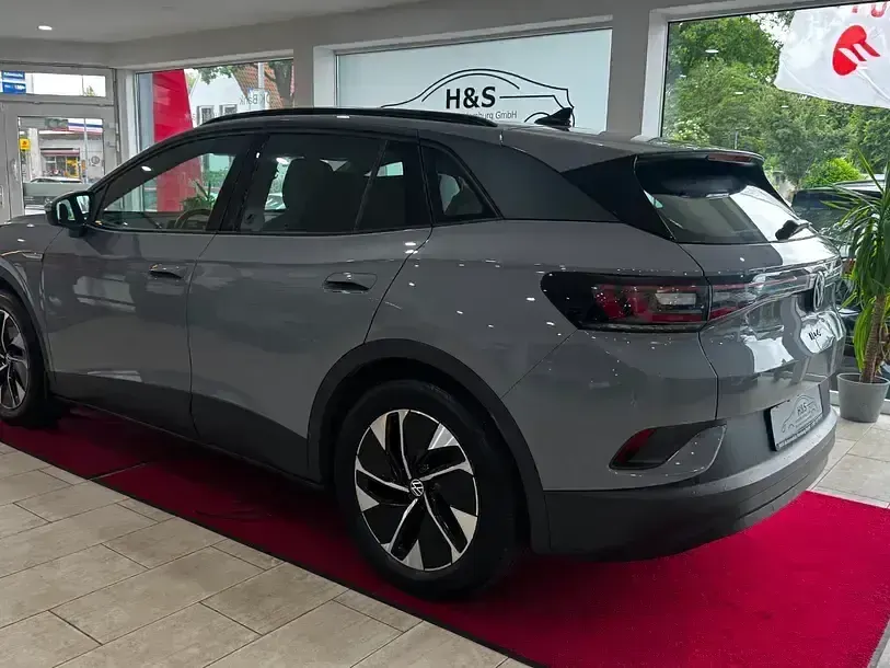 Gebraucht VW ID.4 Pro Performance 150 kW (204 PS) 2023 Mondsteingrau SUV