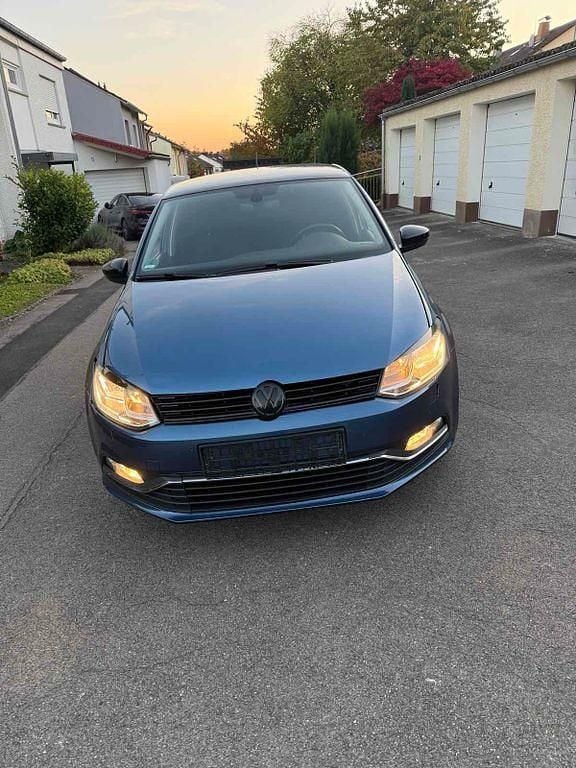 Blau Gebraucht 2015 VW Polo Limousine | 5.850 € (Superpreis) - Bild 1/4