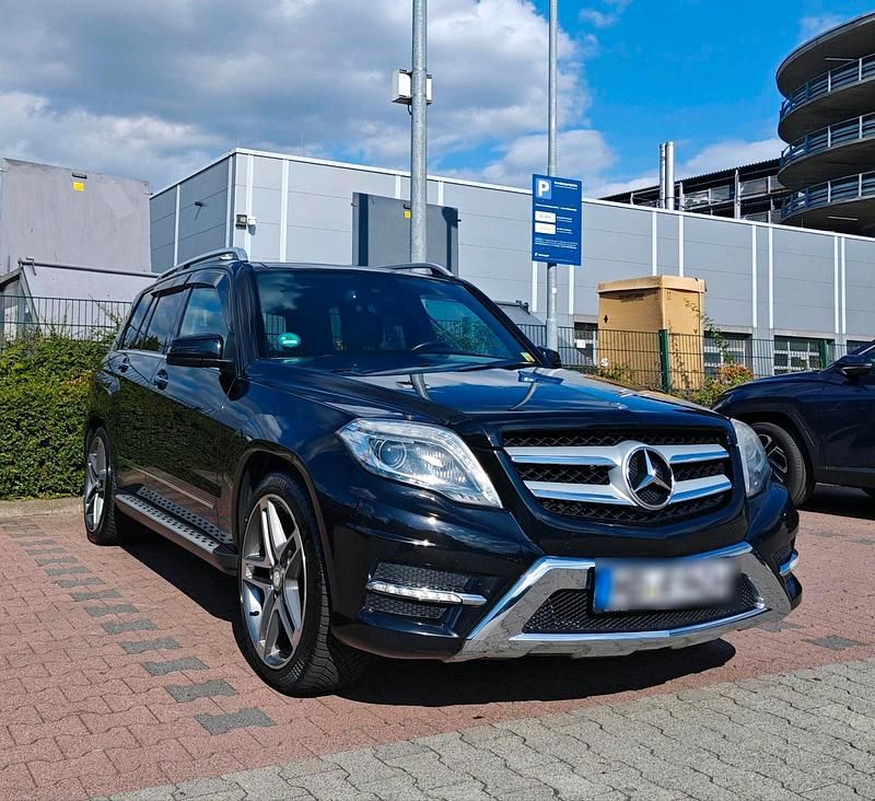 Schwarz Gebraucht 2013 Mercedes GLK350 SUV | 18.500 € (Fairer Preis) - Bild 1/4