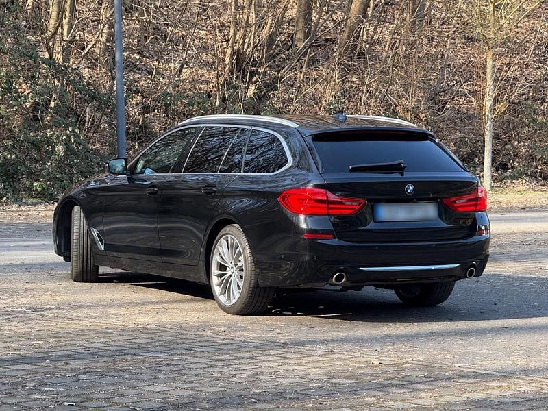 Gebraucht BMW 530 Luxury Line 252 PS (185 kW) 2020 Schwarz Kombi