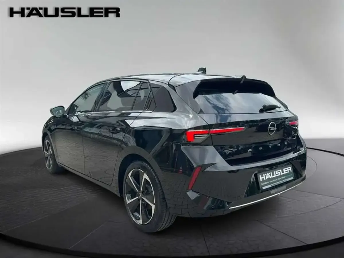 Gebraucht Opel Astra Elegance 110 PS (80 kW) 2023 Schwarz Kleinwagen