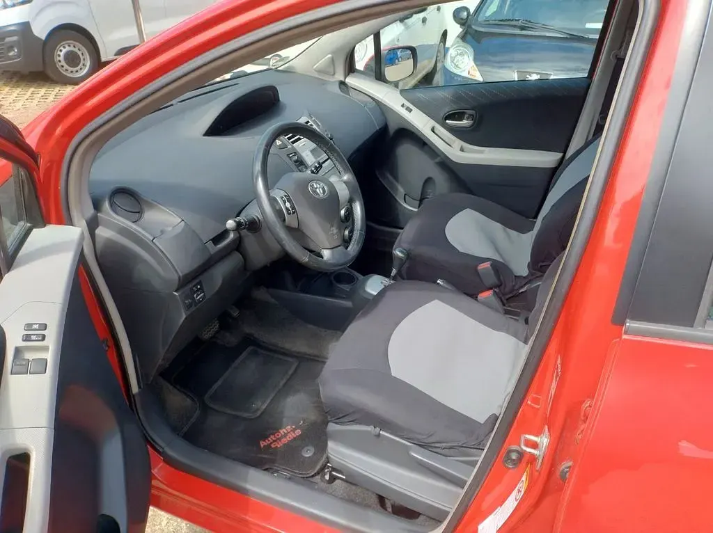 Gebraucht Toyota Yaris Executive 87 PS (63 kW) 2006 Rot Kleinwagen