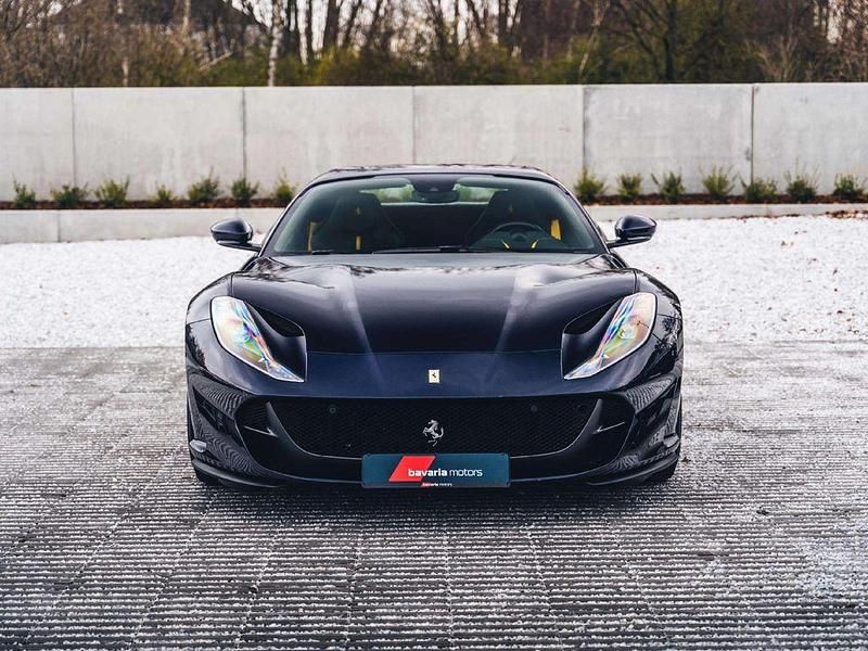 Second-hand Ferrari 812 795 CP (584 kW) 2021 Albastru Cabrio