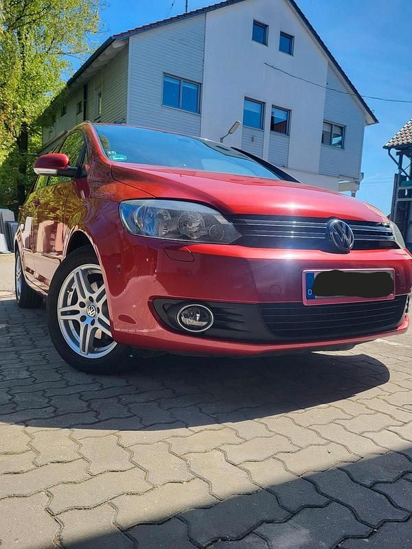 Second-hand VW Golf 105 CP (77 kW) 2010 Roșu Monovolum