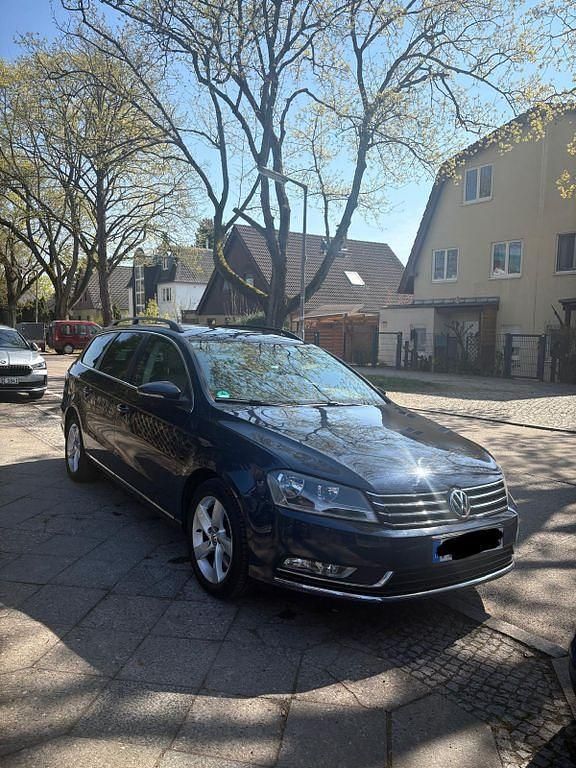 Gebraucht VW Passat 140 PS (102 kW) 2011 Blau Kombi