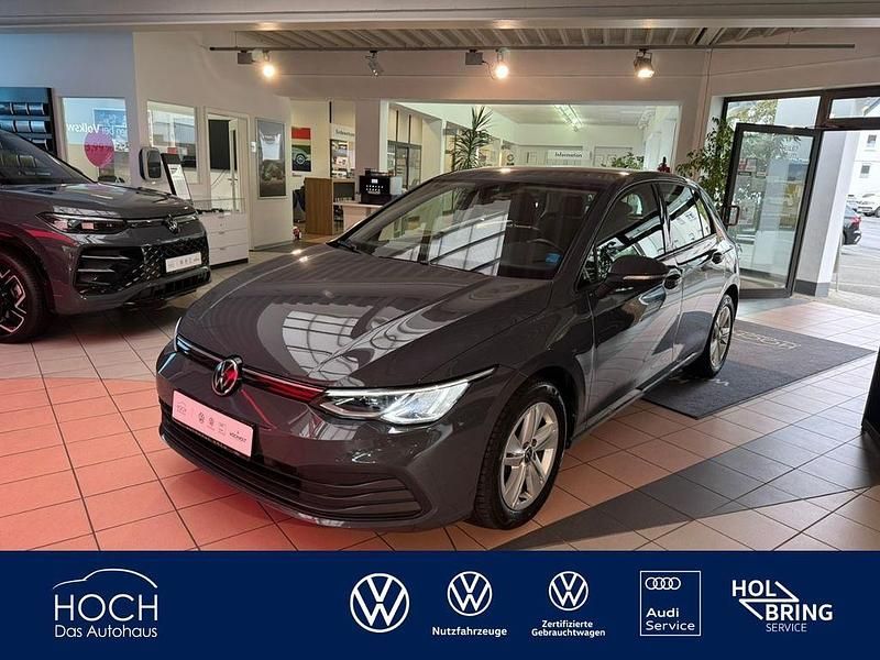 Grau Gebraucht 2020 VW Golf VIII Life Limousine | 18.890 € (Superpreis) - Bild 1/4