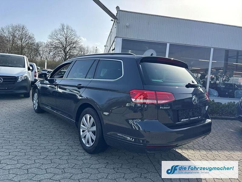 Gebraucht VW Passat Comfortline 150 PS (110 kW) 2018 Grau Kombi