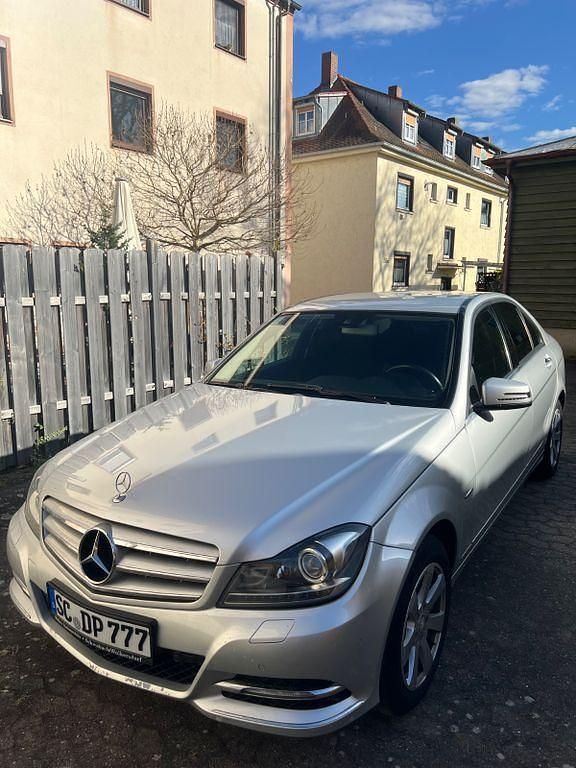Silber Gebraucht 2011 Mercedes C200 Limousine | 9.000 € (Fairer Preis) - Bild 1/4