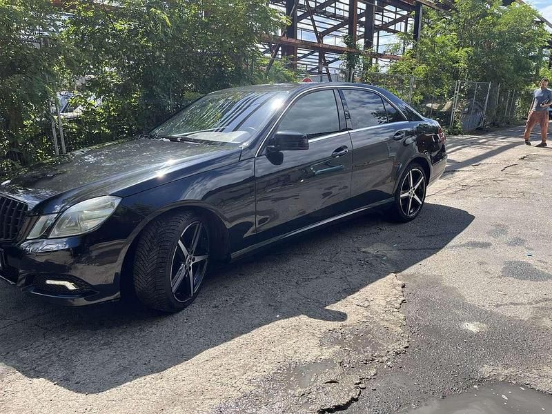 Gebraucht 2010 Mercedes E350 Elegance Limousine | 8.900 € (Fairer Preis) - Bild 1/4