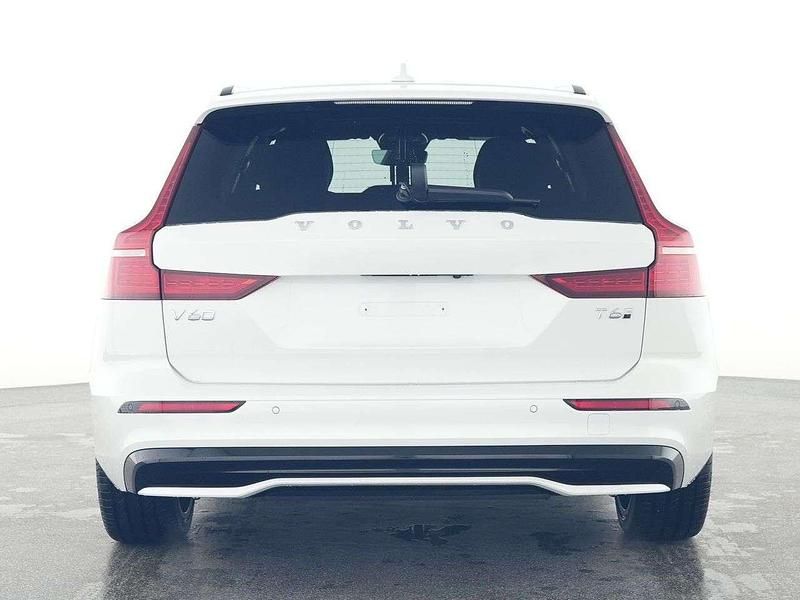 Gebraucht Volvo V60 Plus 253 PS (186 kW) 2025 Weiß Kombi