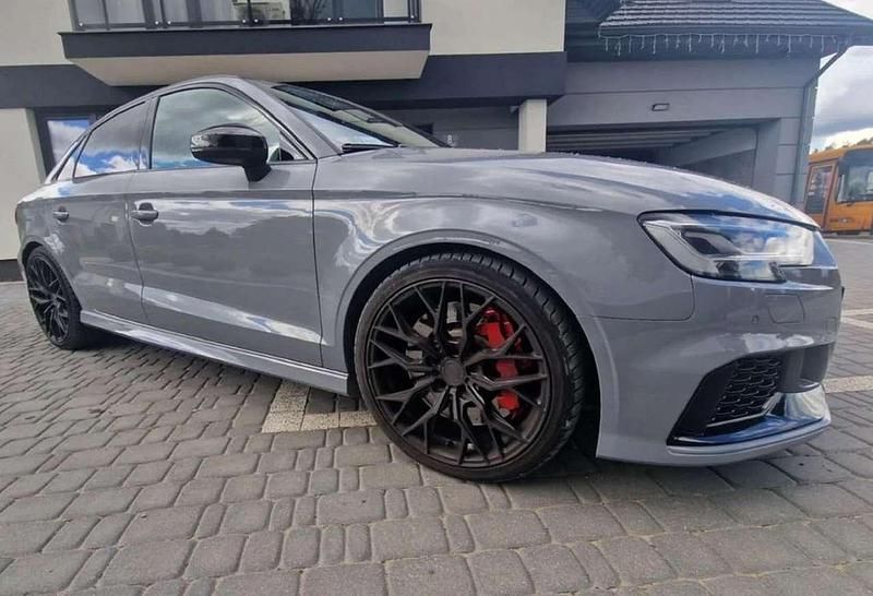 Grau Gebraucht 2019 Audi RS3 Sport Limousine | 30.199 € (Superpreis) - Bild 1/4