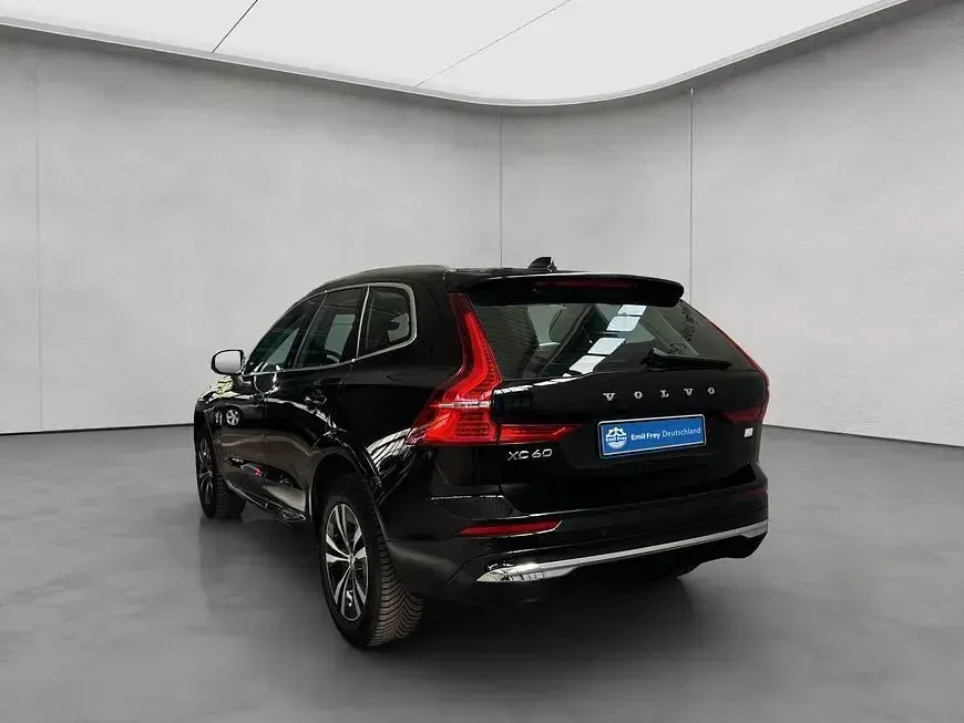 Second-hand Volvo XC60 Core 398 CP (292 kW) 2023 Negru SUV