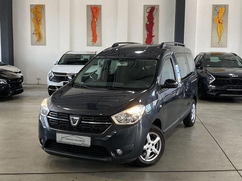 Grau ´comete´ Gebraucht 2020 Dacia Dokker Comfort Van | 12.290 € (Superpreis) - Bild 1/4