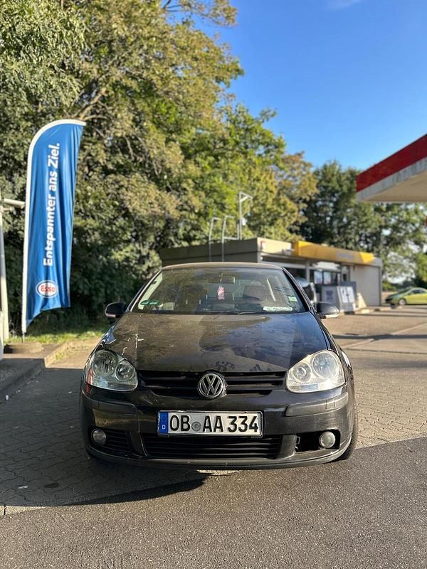 Schwarz Gebraucht 2004 VW Golf V Kombi | 2.600 € (Fairer Preis) - Bild 1/4