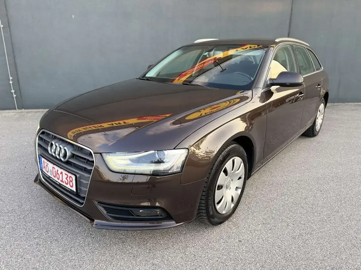 Gebraucht Audi A4 Attraction 143 PS (105 kW) 2012 Braun Kombi
