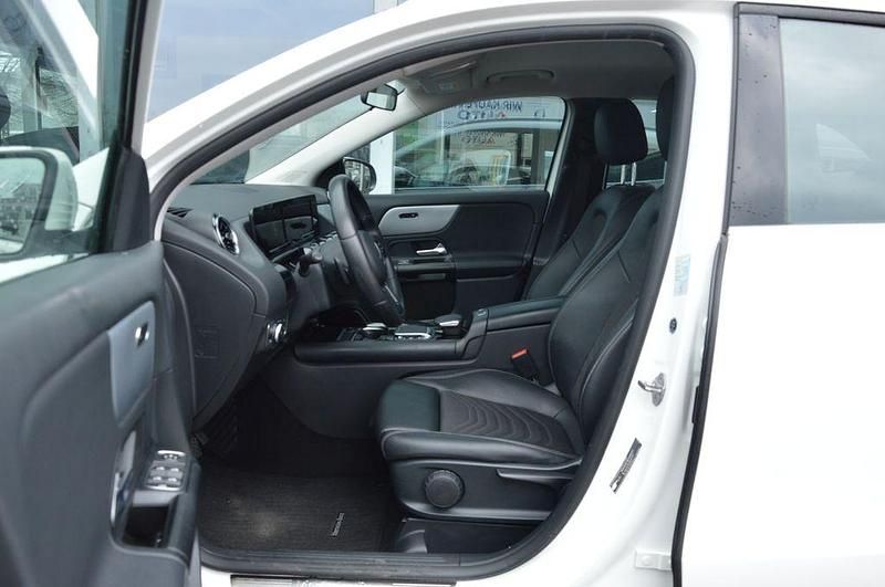 Gebraucht Mercedes GLA200 Business 163 PS (119 kW) 2021 Weiß SUV